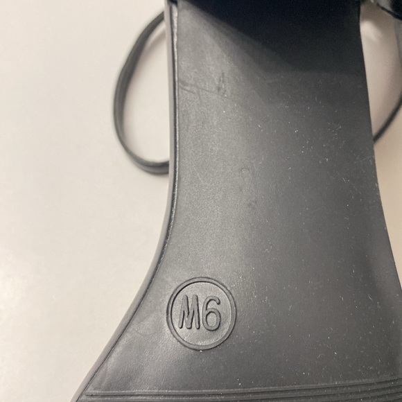 New💕 Adorable Black Memory Foam Sandals - Picture 8 of 11